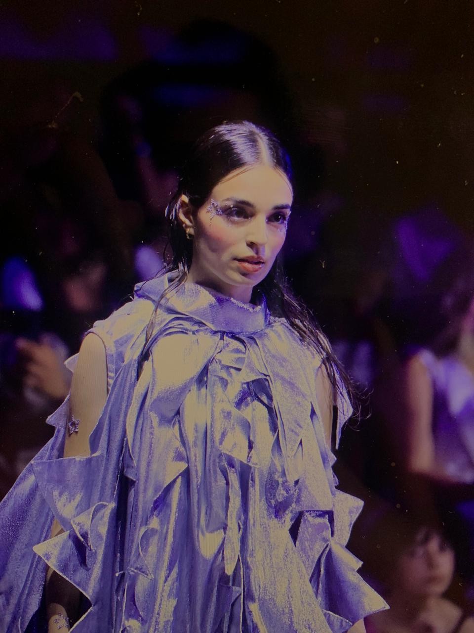 Angela — Revue Management model, photo 7